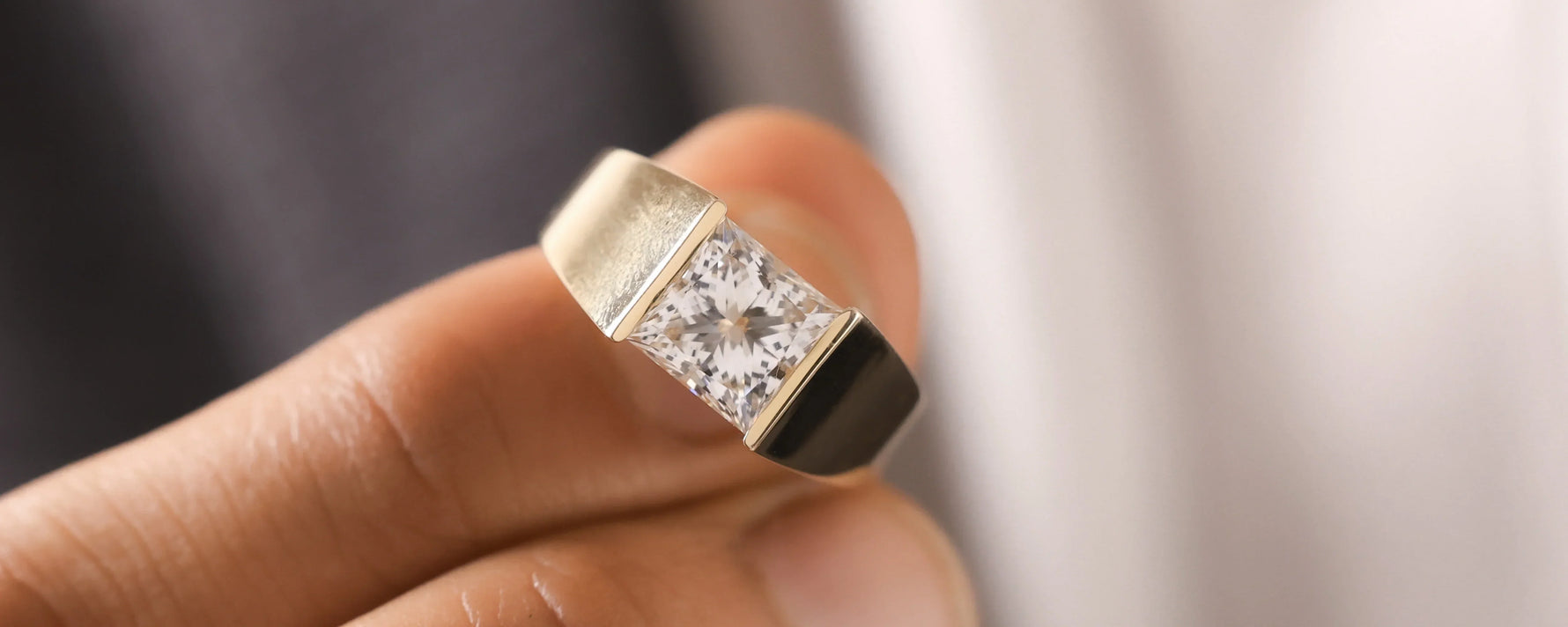 How to Choose the Right Engagement Ring for Men?