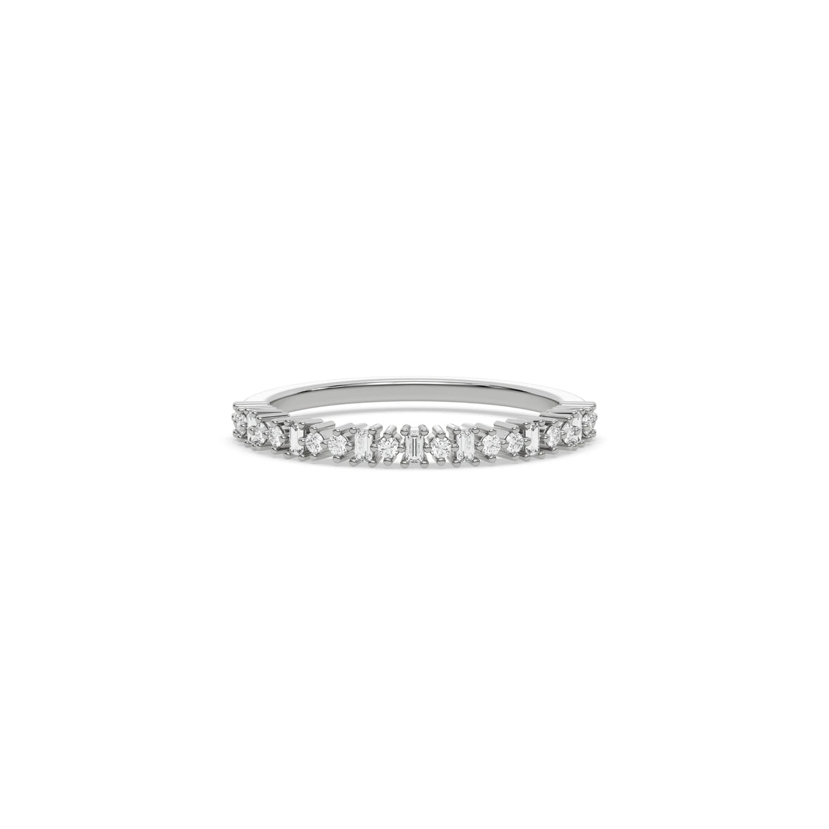 This white gold ring displayed on front view is made with brilliant round diamond and baguette diamond set in prong setting