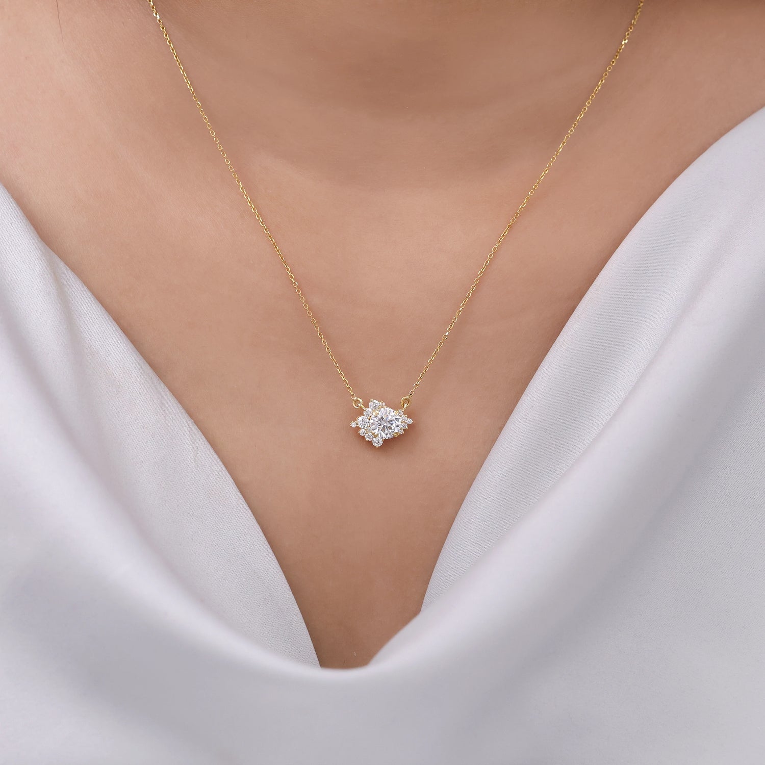 1.28 CT Natural Diamond Round Cluster Necklace