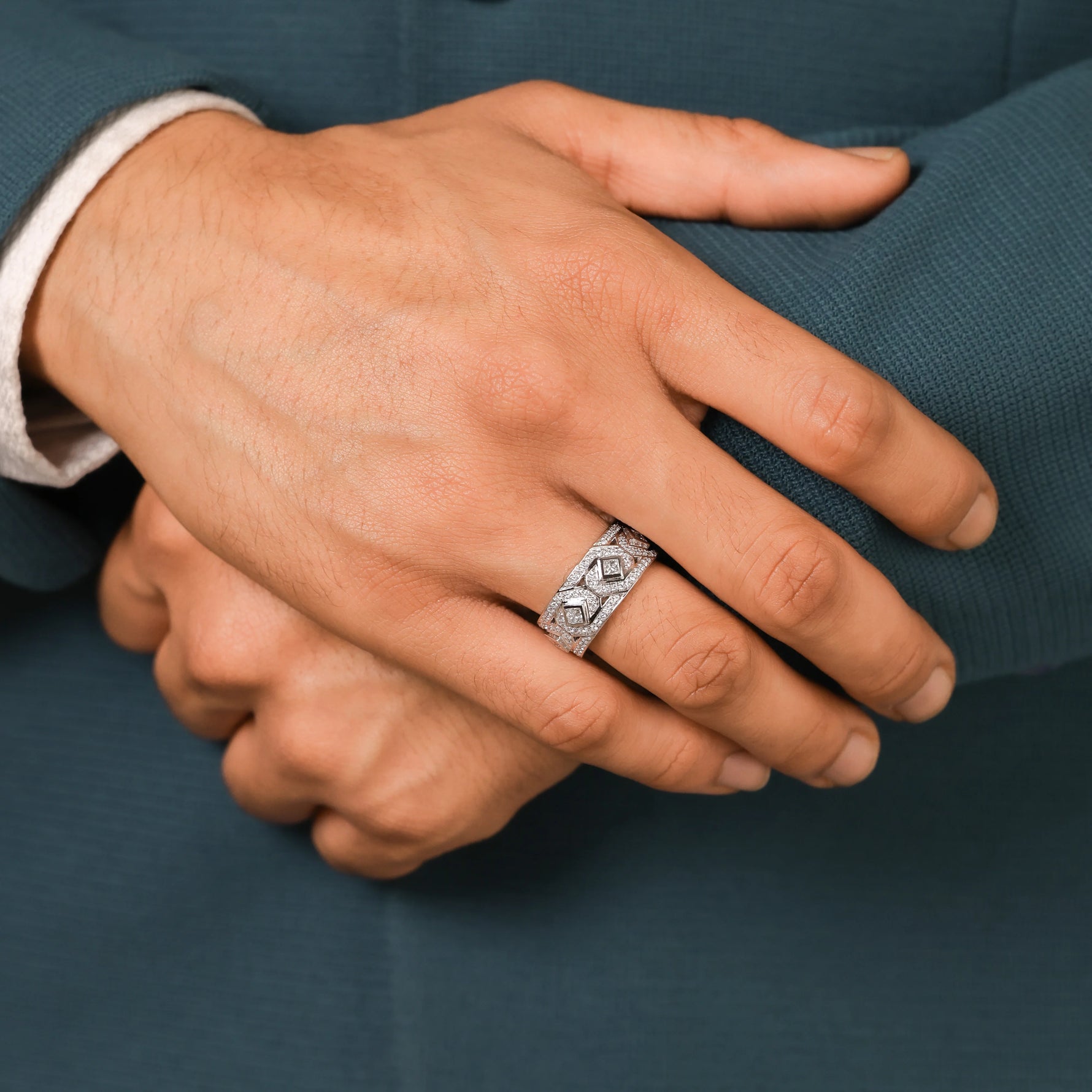 Round Cut Diamond Ring 