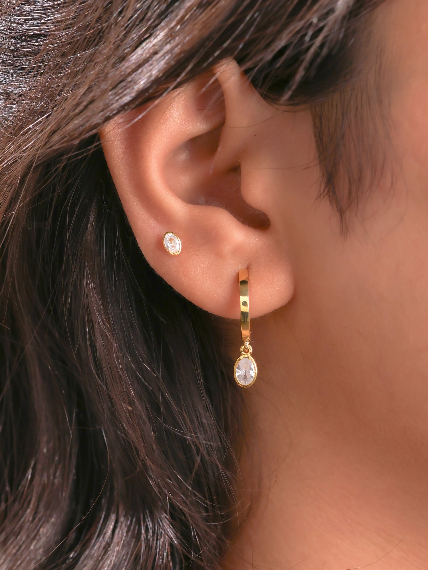 Oval Diamond Dangle Earring 