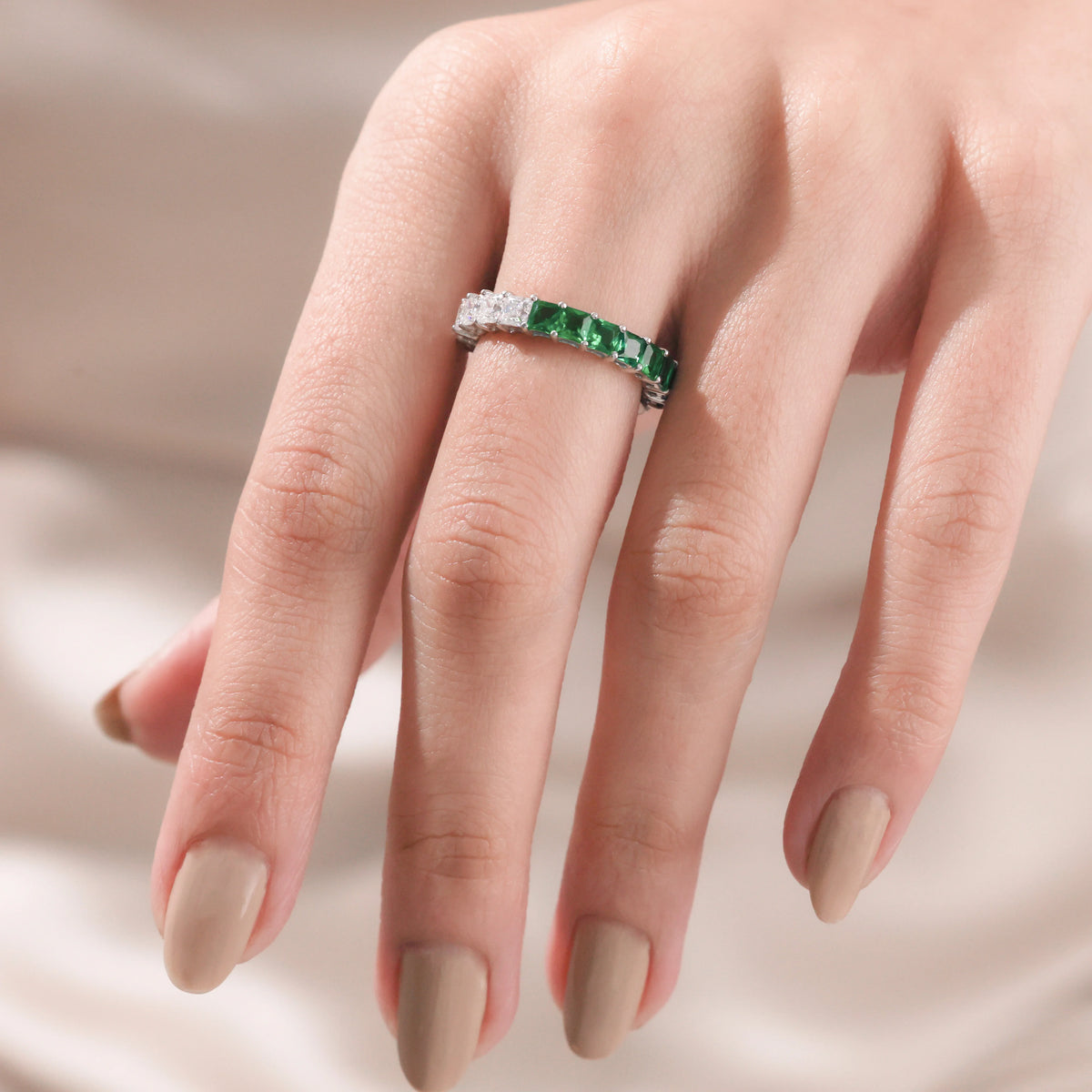 Princess Diamond Emerald Gemstone Ring