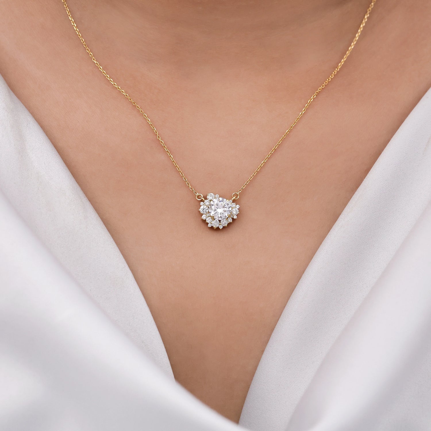 1.34 CT Natural Diamond Round Cluster Pendant