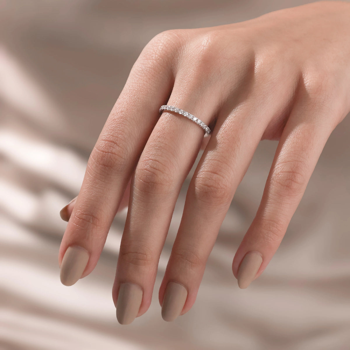 Round Diamond Wedding Ring 