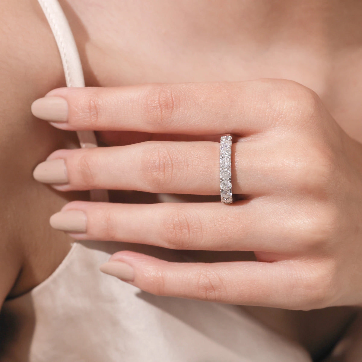 Round Diamond Gold Wedding Ring 