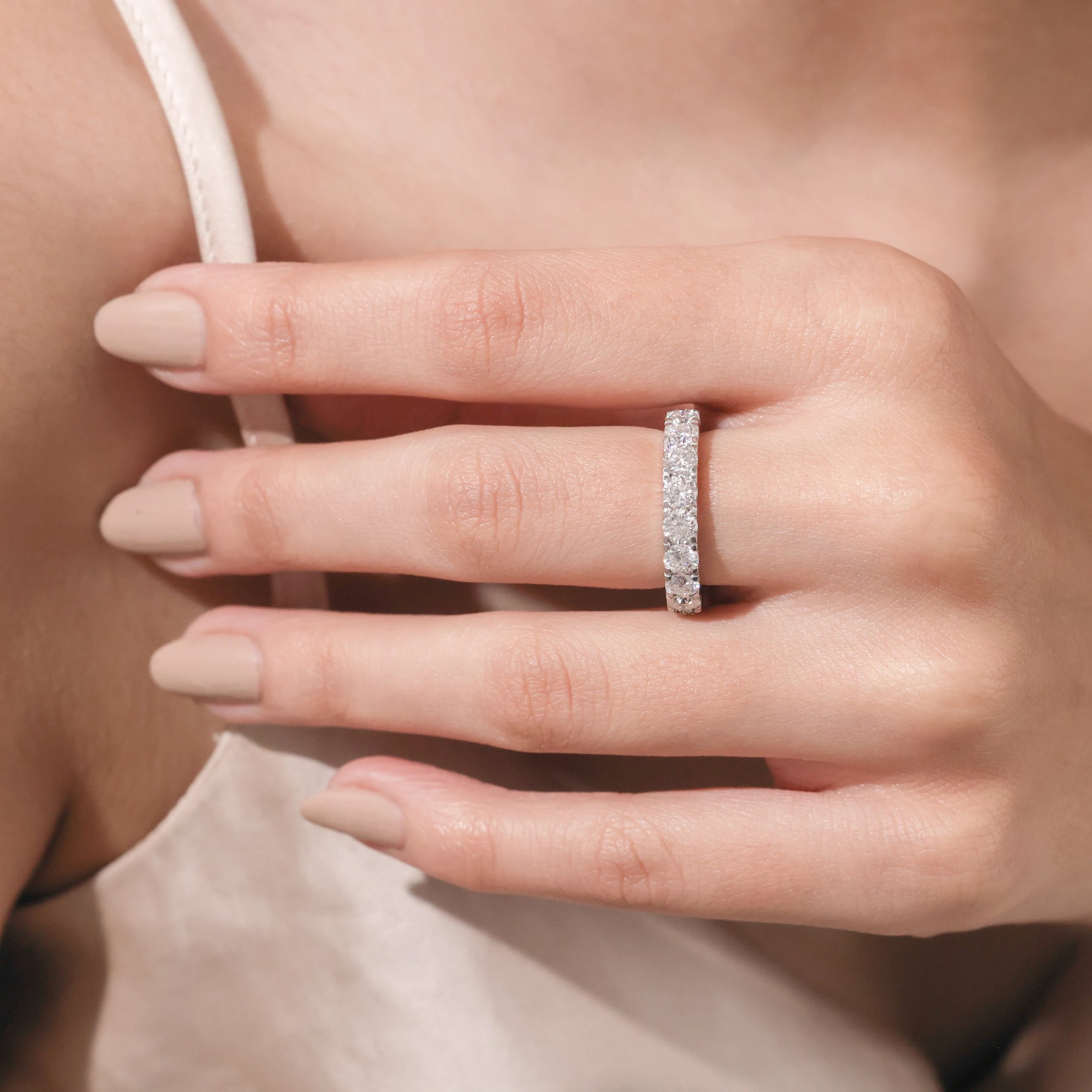 Round Diamond Gold Wedding Ring 