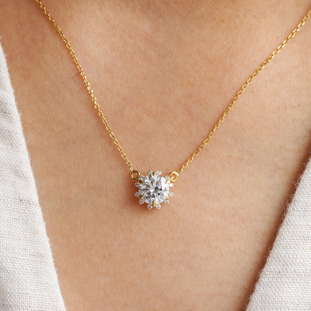 1.07 CT Round Natural Diamond Halo Necklace