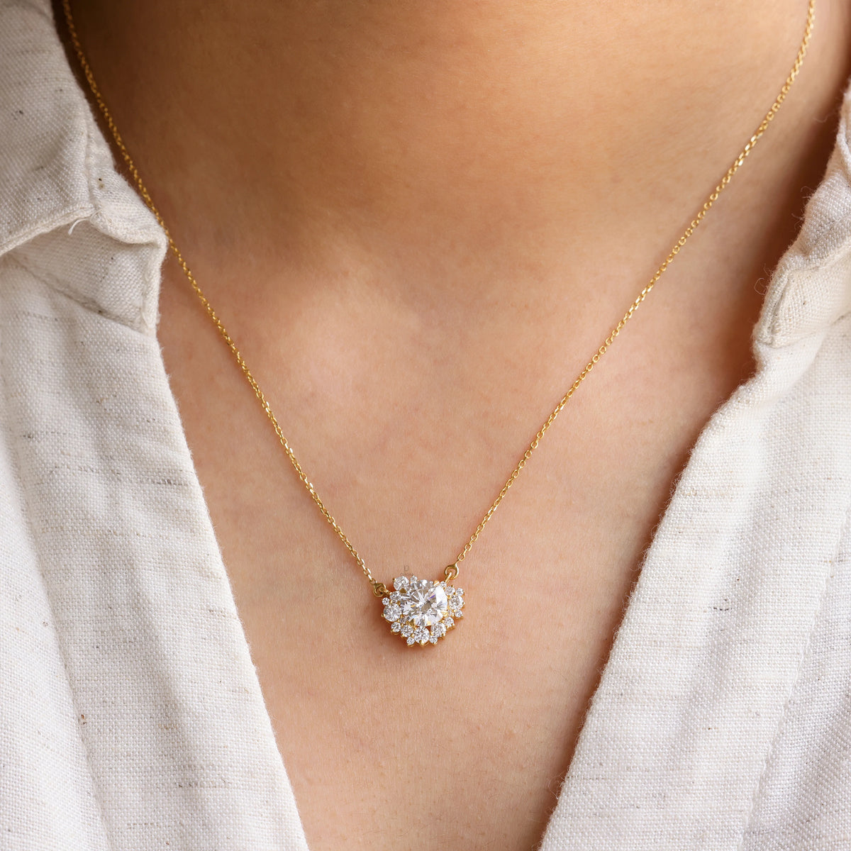 1.34 CT Natural Round Cluster Diamond Pendant Necklace