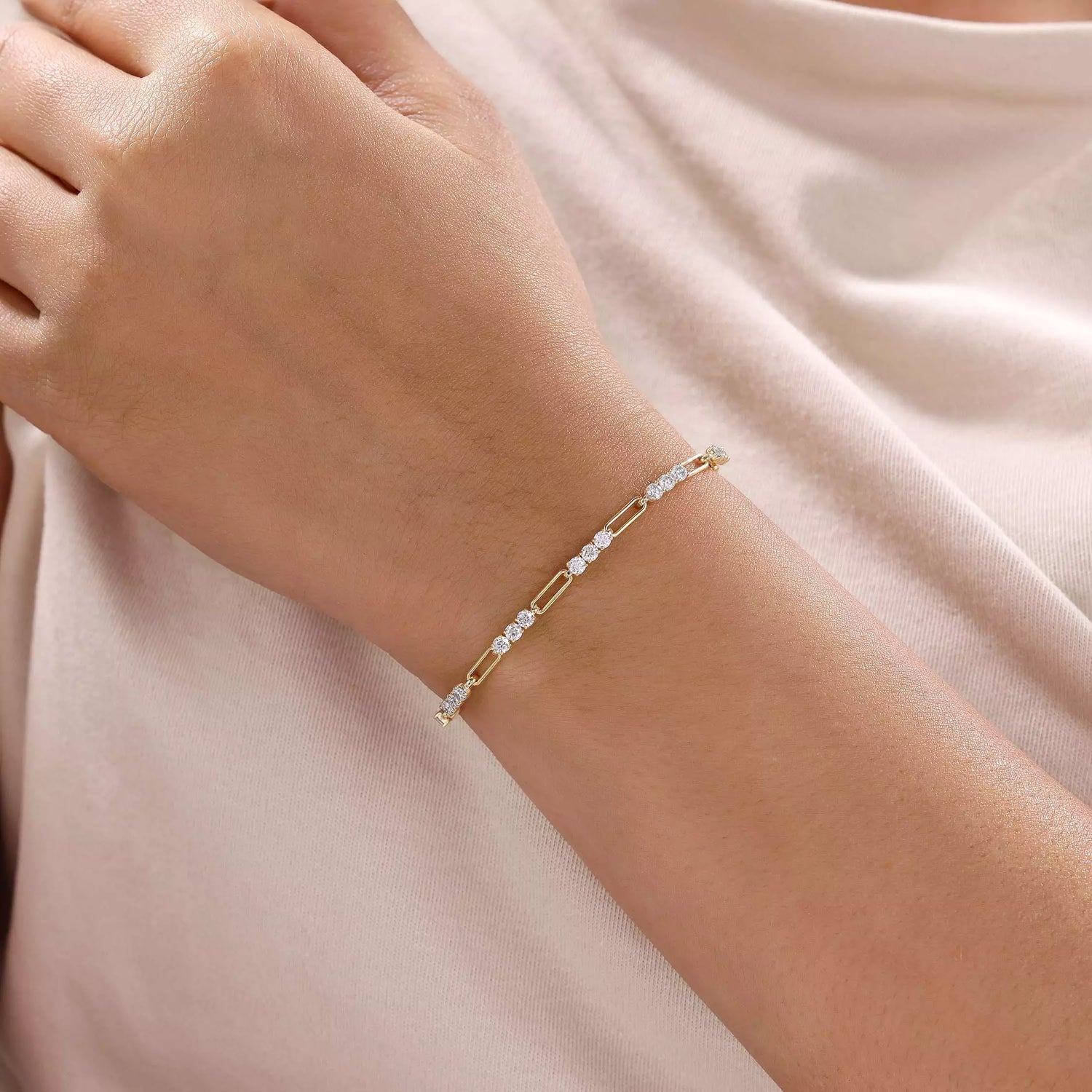 2.10 CT Round Lab Diamond Distant Link Bracelet