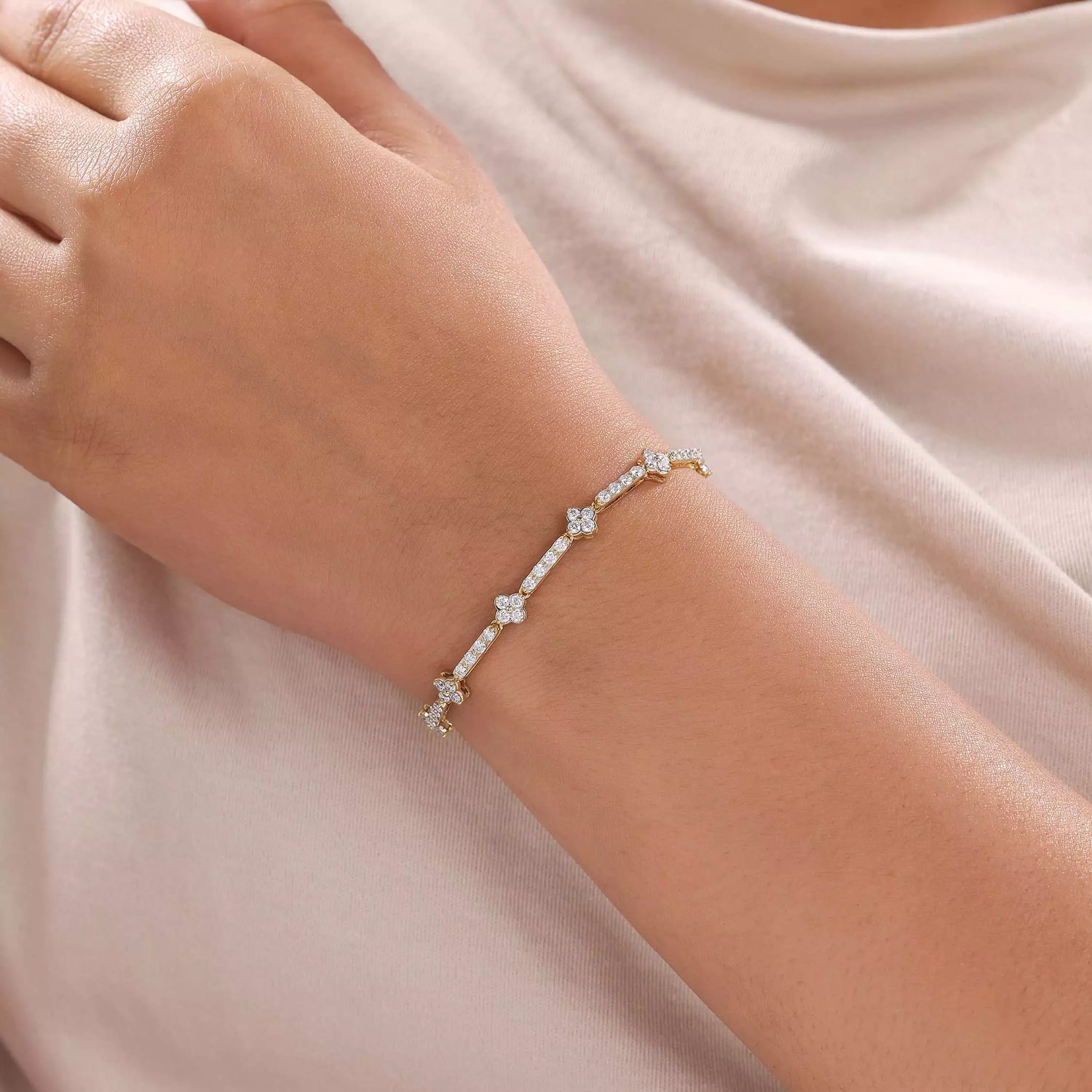 2.60 CT Round Natural Diamond Flower Tennis Bracelet