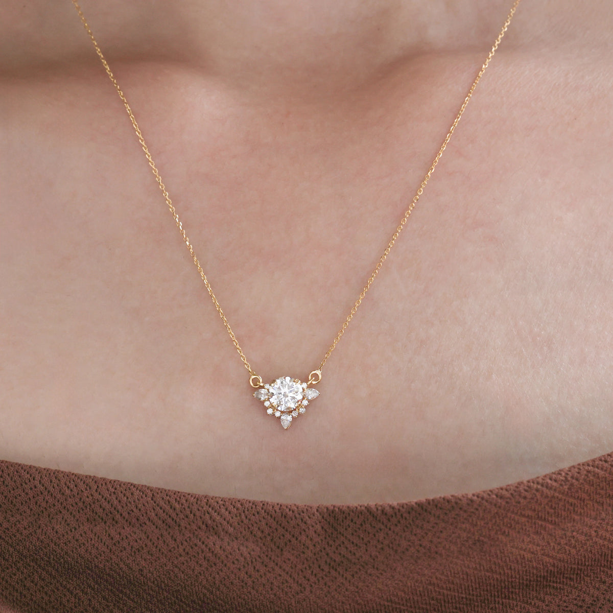 Round Diamond Cluster Necklace 