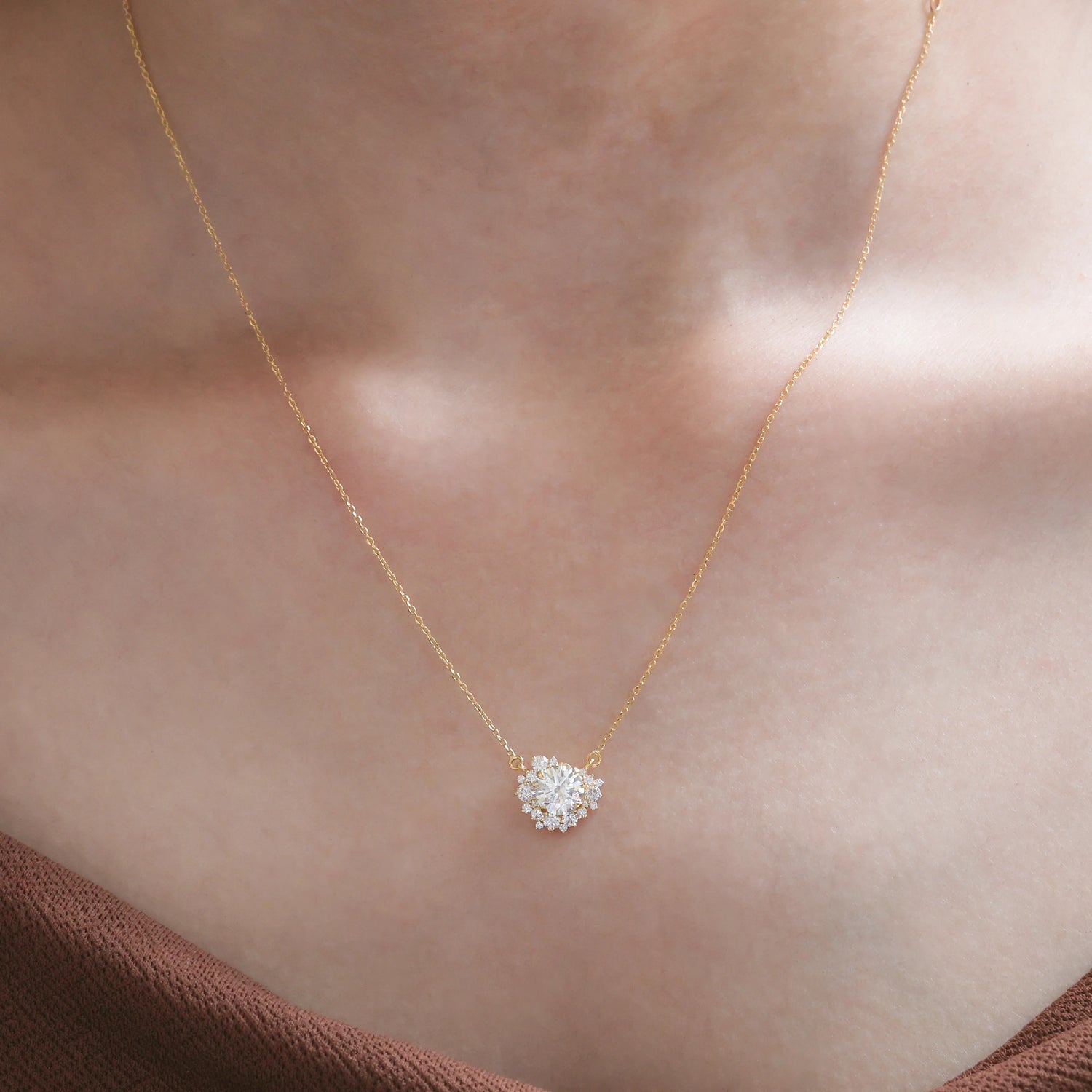 Round Diamond Necklace 