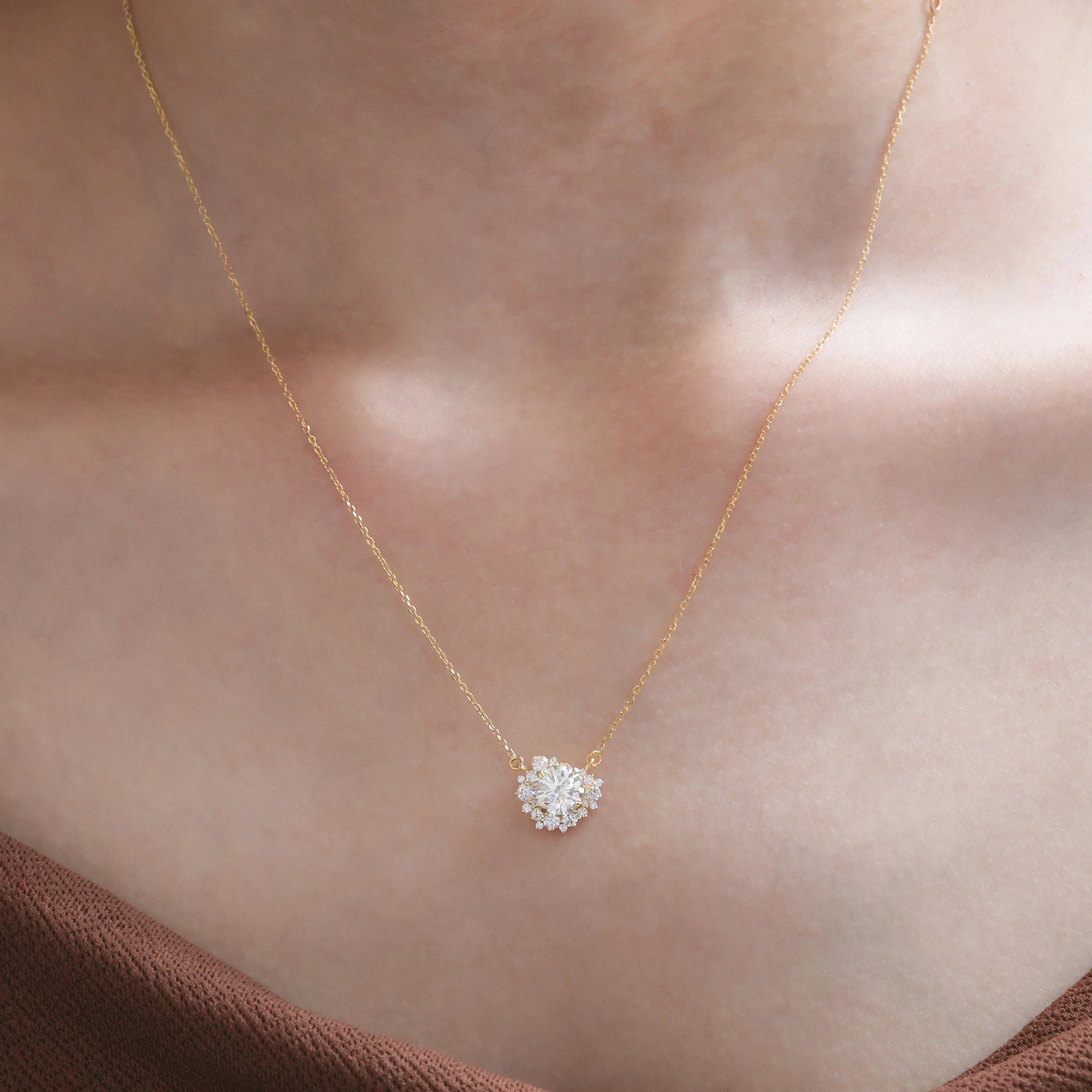 Round Diamond Necklace 