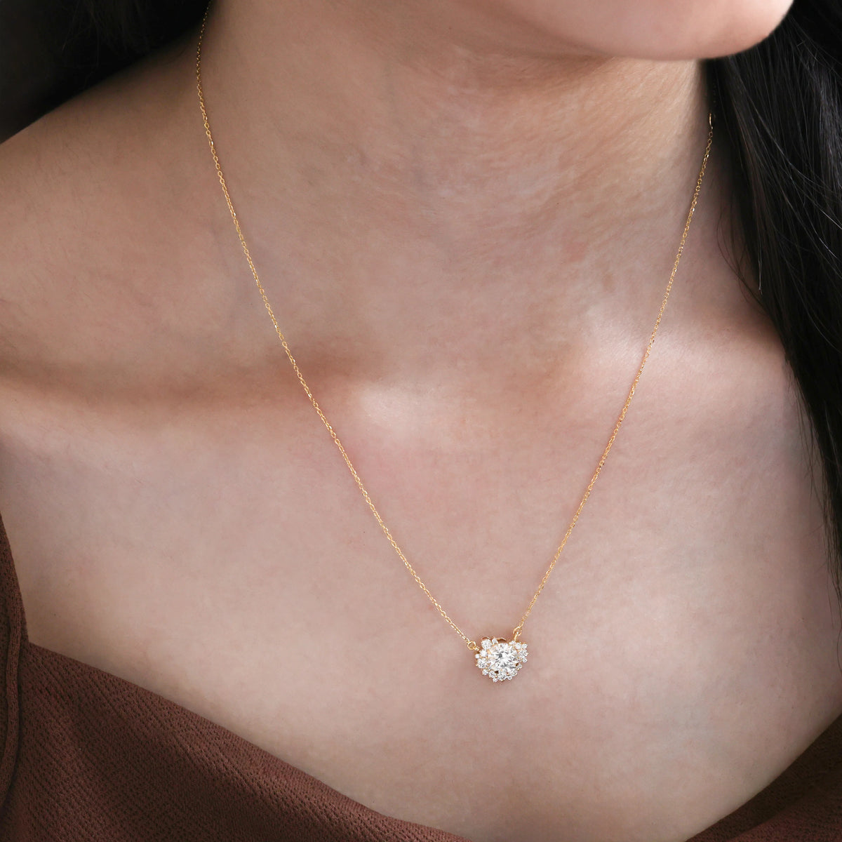 Round Diamond Gold Necklace 