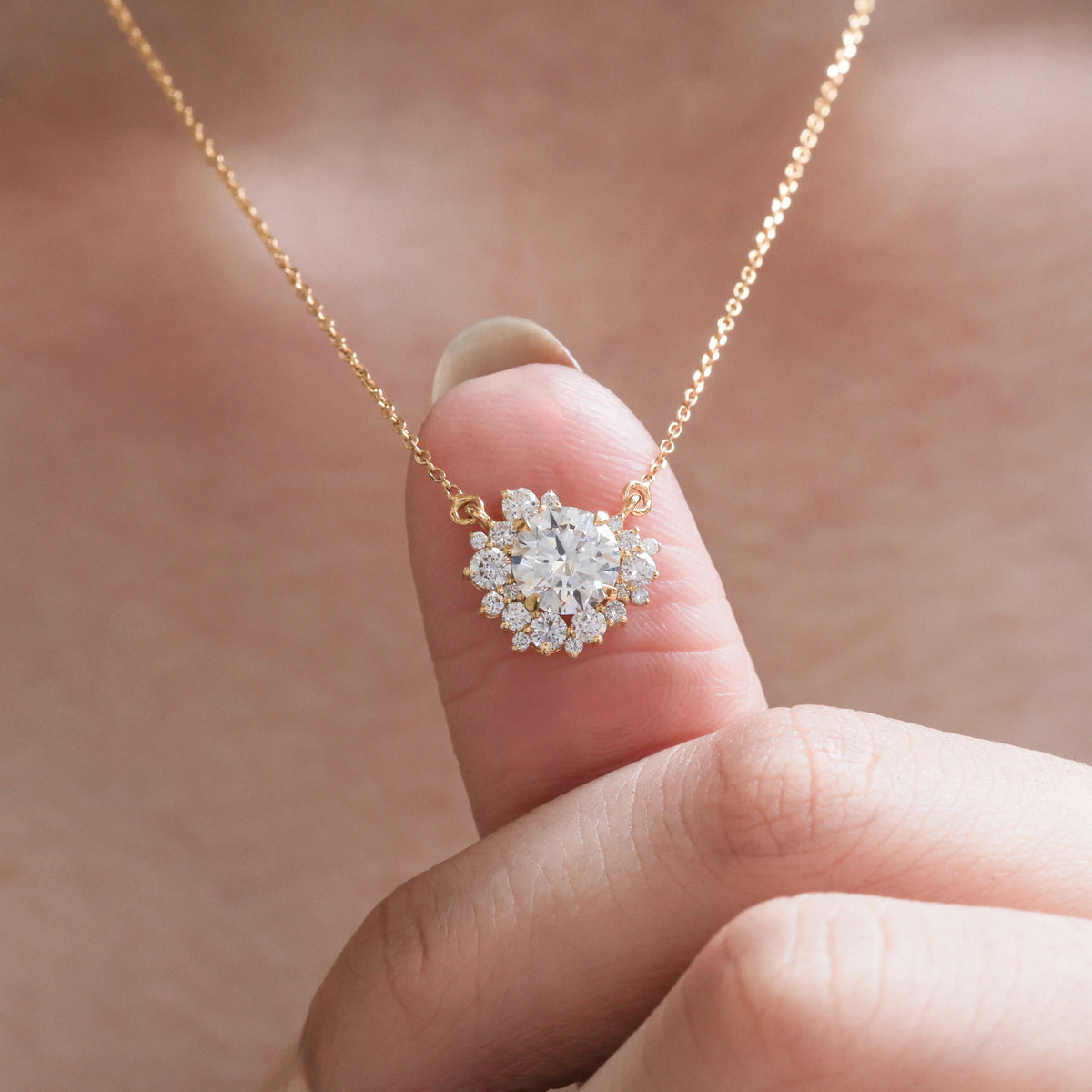 Round Diamond Cluster Necklace 