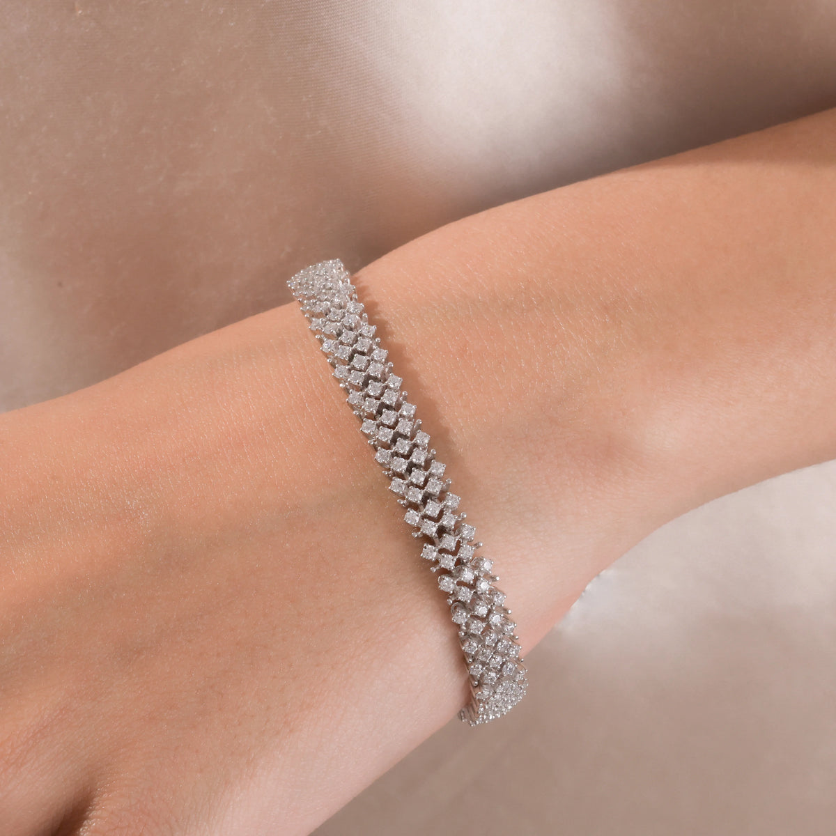 Round Lab Grown Diamond Mesh Tennis Bracelet