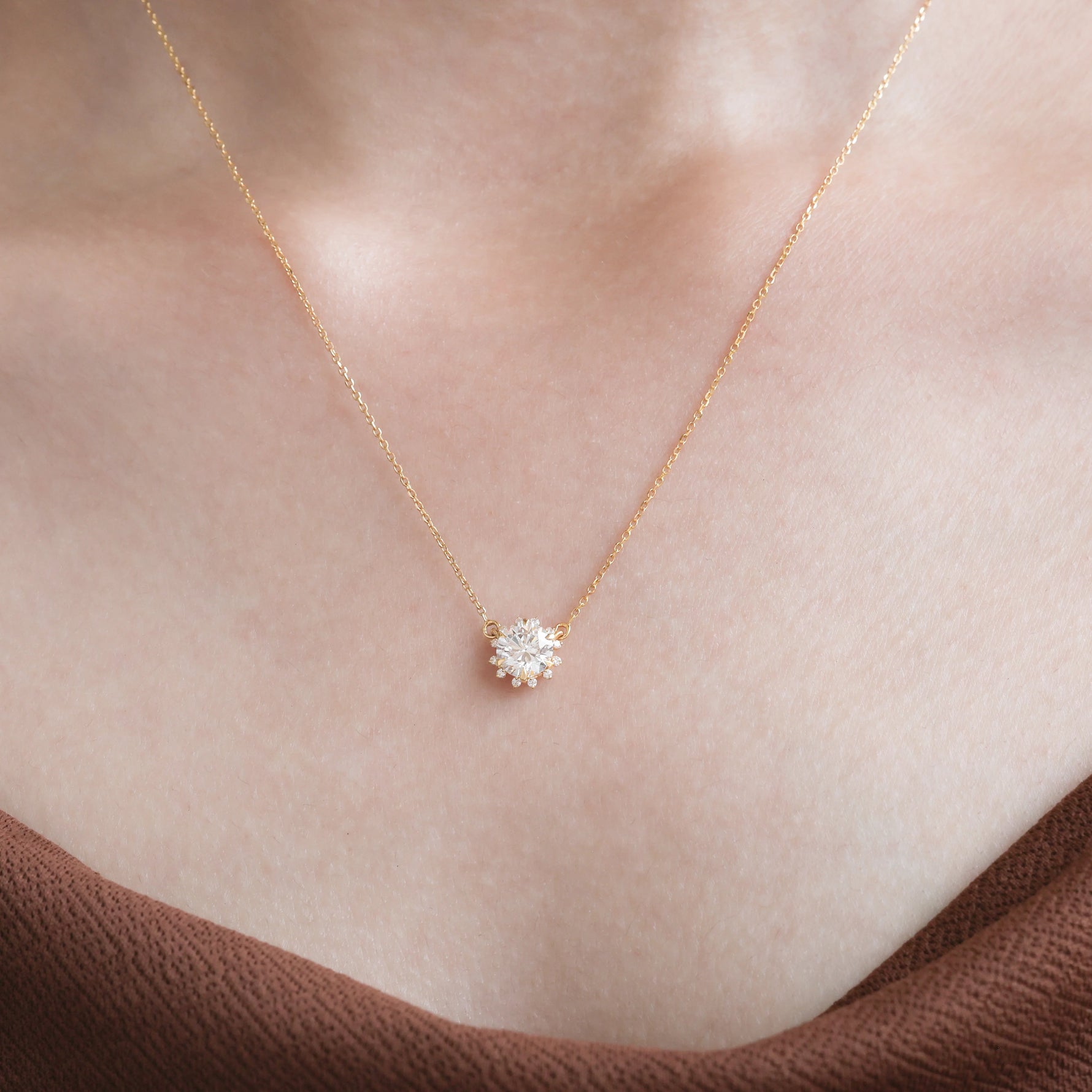 Round Diamond Gold Necklace