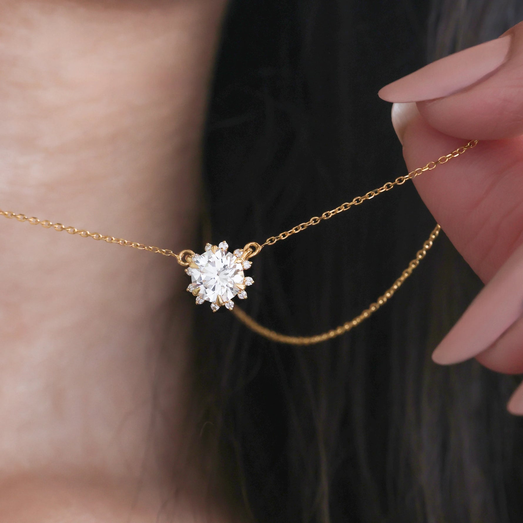 Round Diamond Star Cluster Necklace