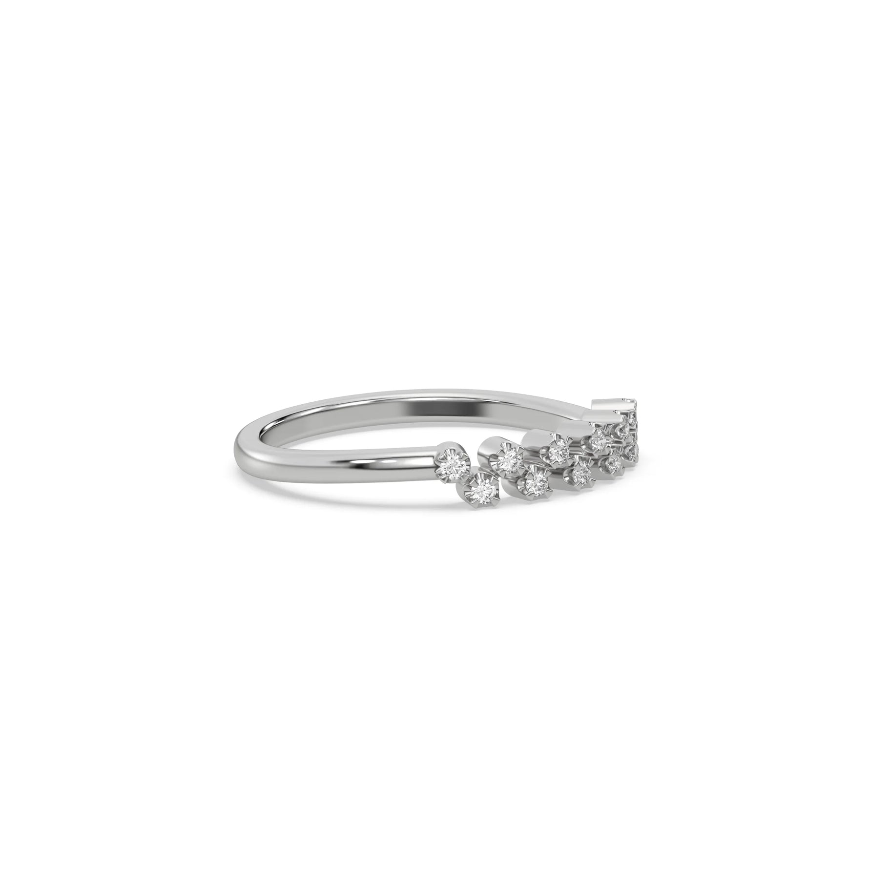 This white gold ring displayed on side view is made with baguette diamond in the center and flanked by three round brilliant-cut diamonds on each side