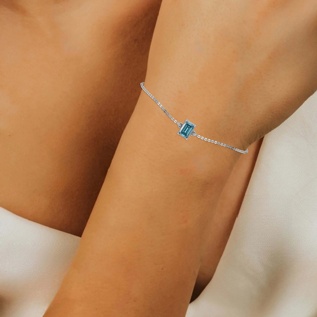 14K White Gold Fancy Blue Emerald Solitaire Diamond Bracelet 