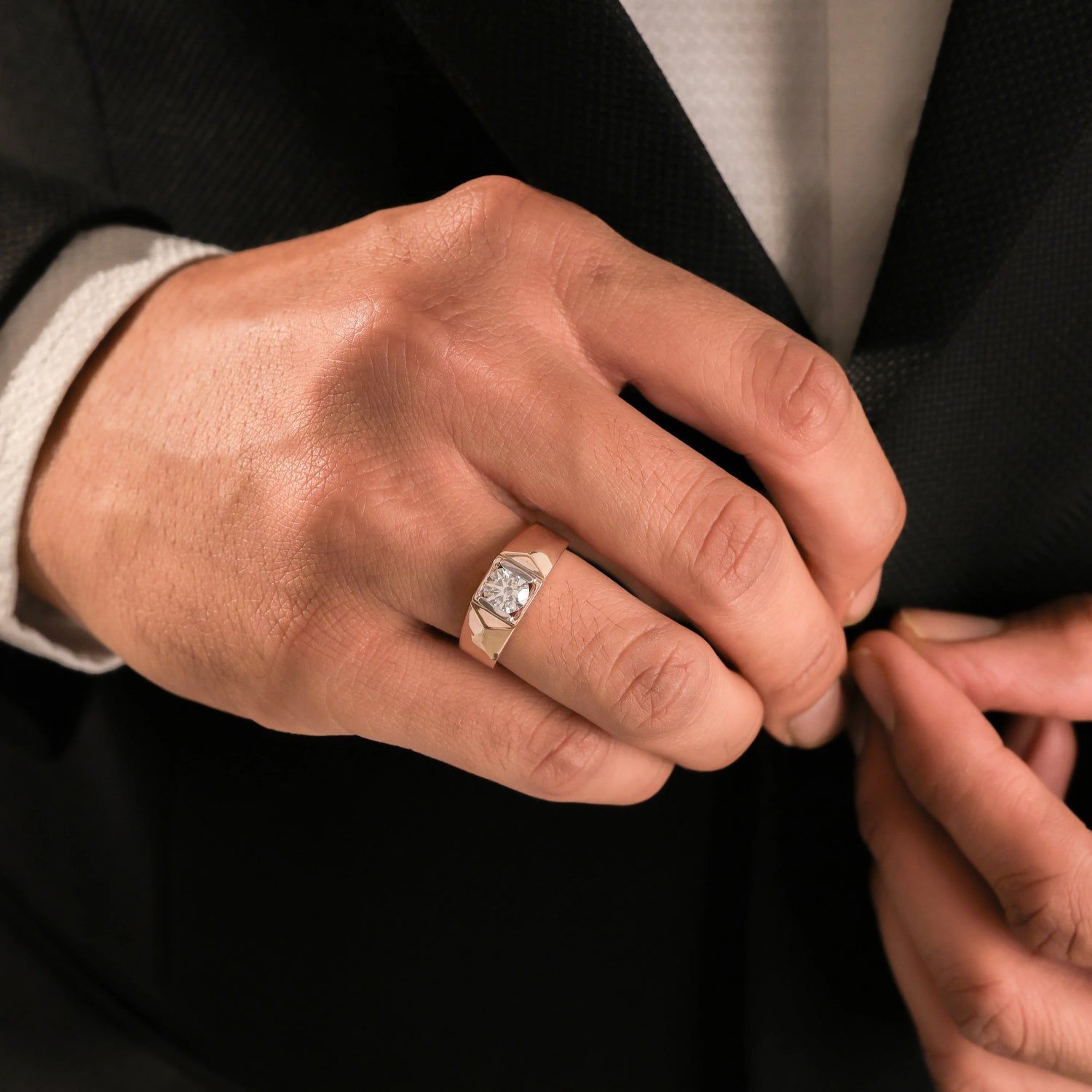 Round Diamond Wedding Ring