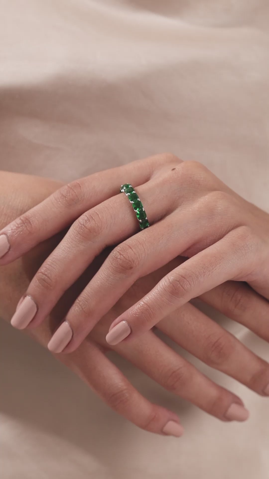 14K White Gold Emerald Gemstone Ring