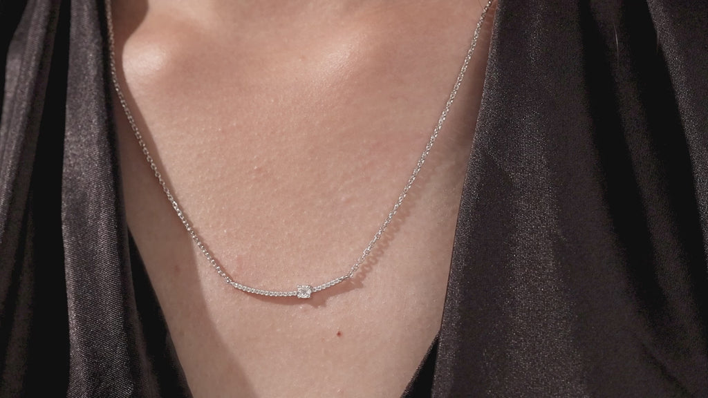 Round Diamond Bar Necklace 