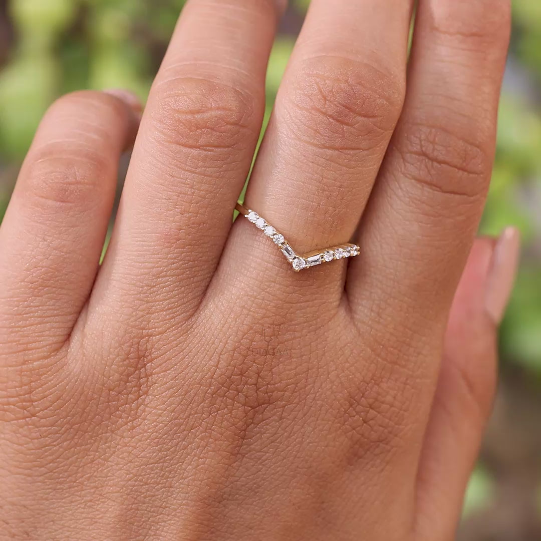 0.28 CT Natural Diamond Chevron Stackable Ring