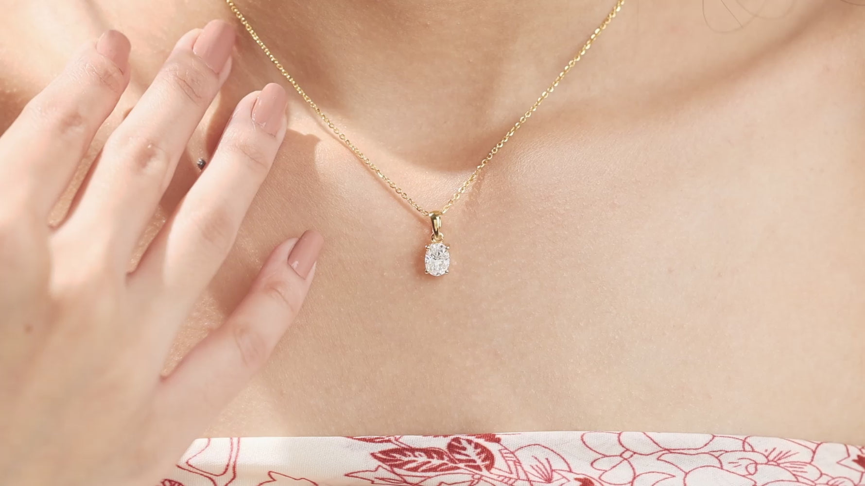 18K White Gold Natural Oval Solitaire Diamond Necklace