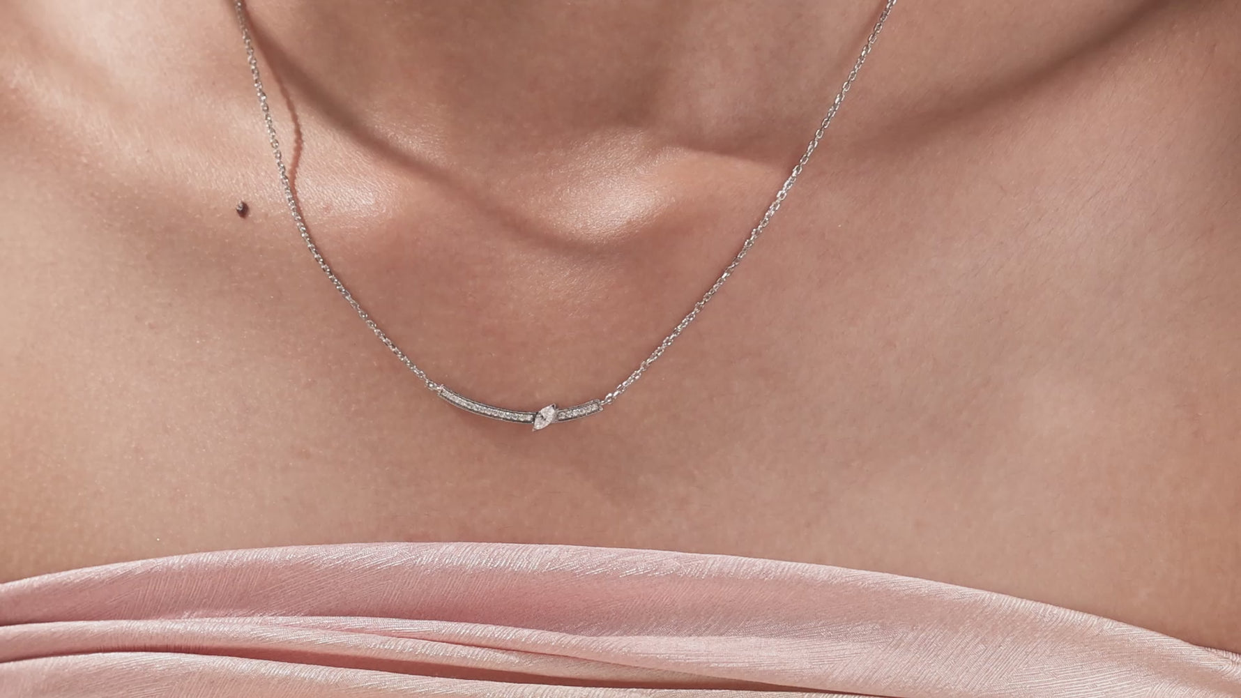 18K Yellow Gold Marquise and Round Cut Diamond Bar Necklace