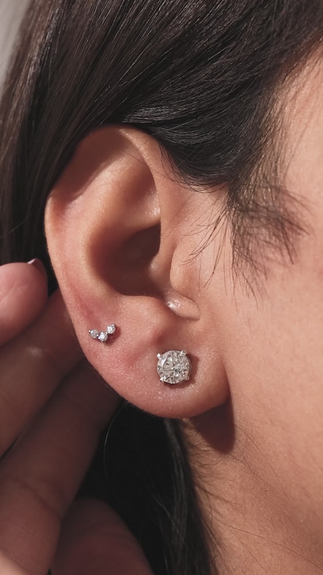 Round Diamond V Shape Earrings 