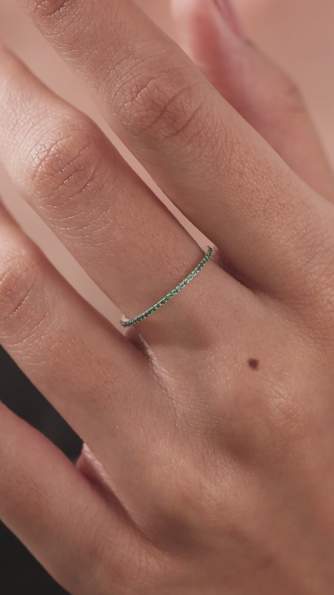 Round Gold Emerald GemStone  Eternity Ring 