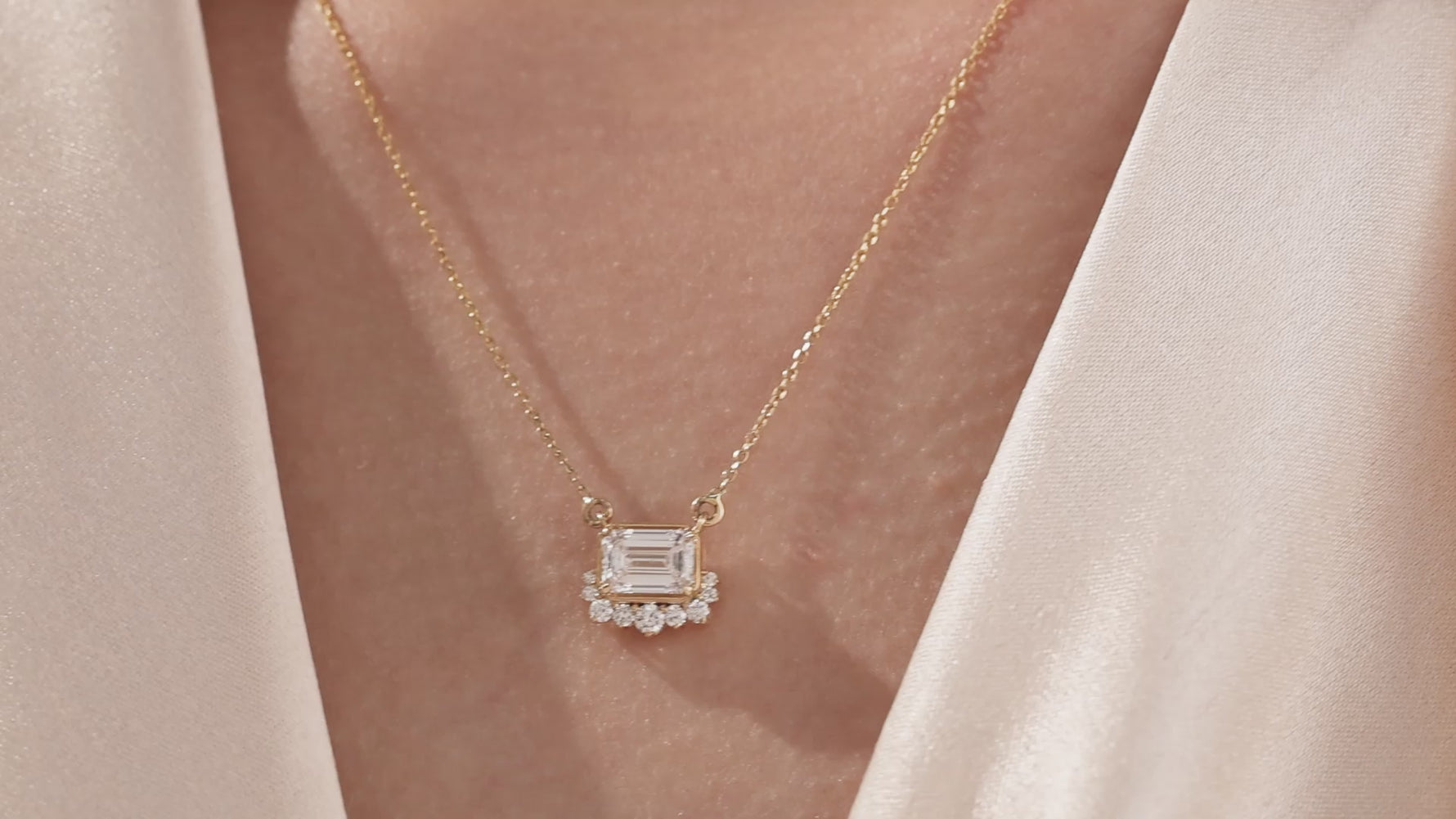 18K Yellow Gold Emerald and Round Diamond Pendant