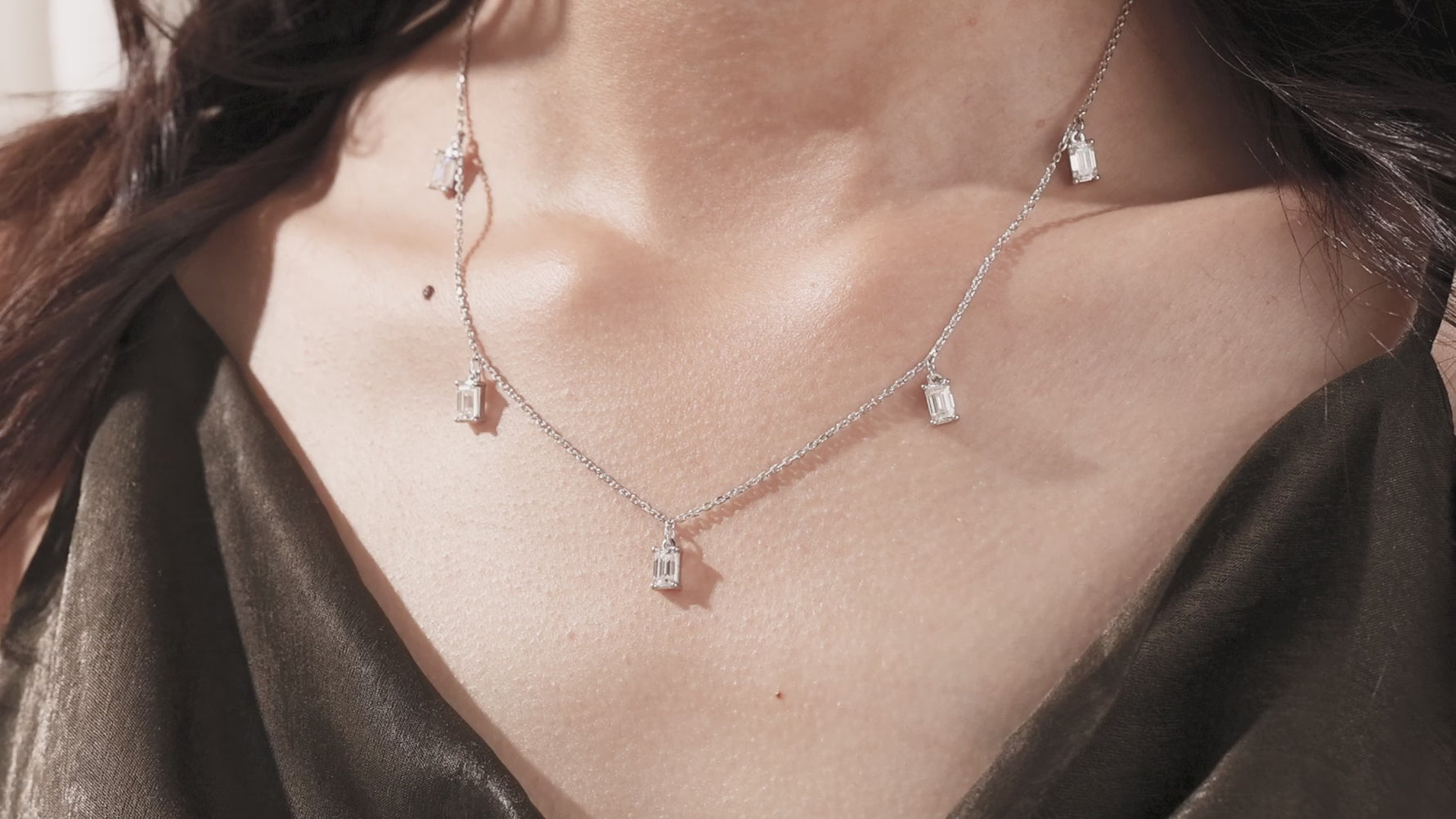 14K White Gold Emerald Cut Diamond Dangling Necklace