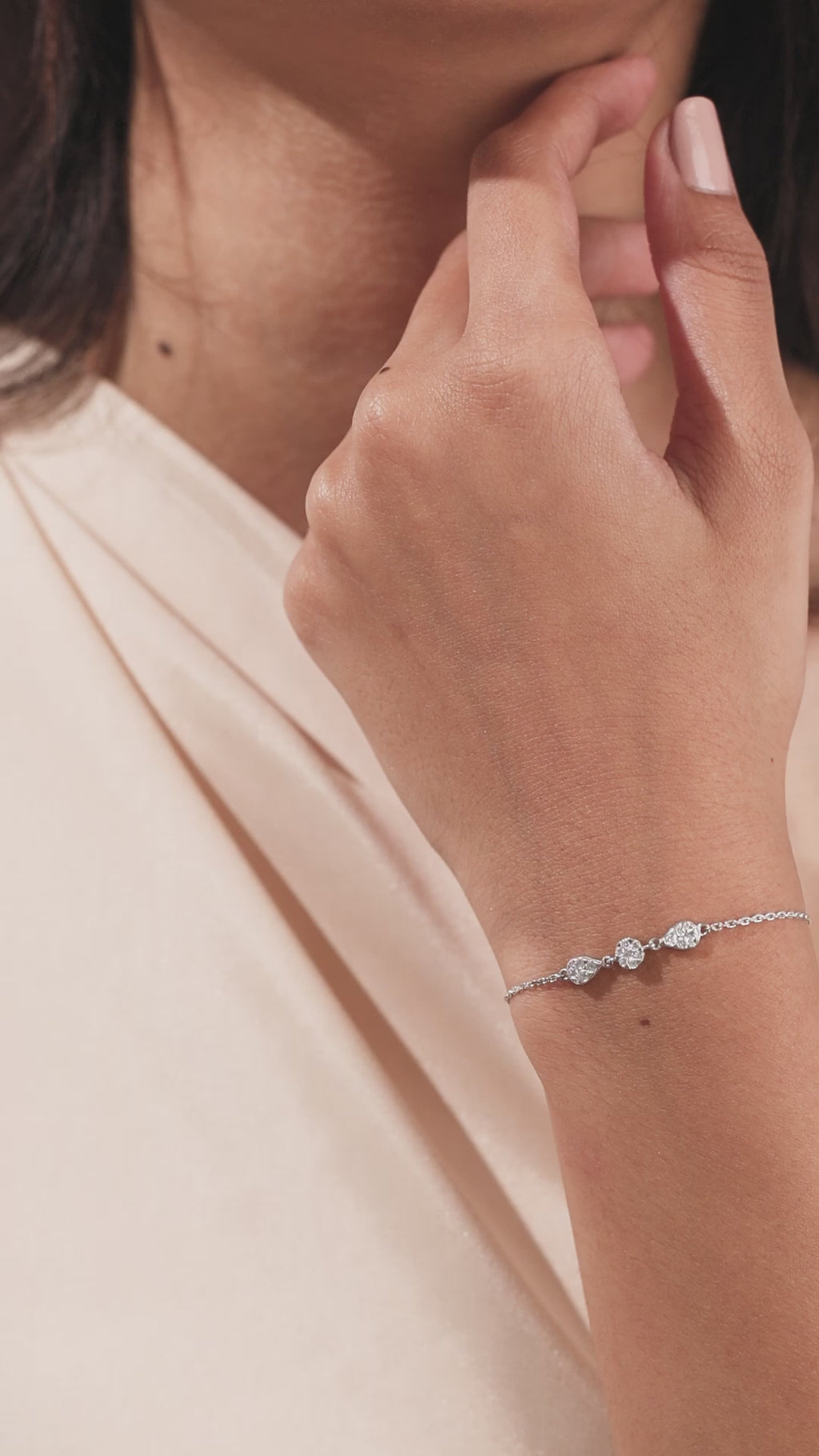 18K White  Gold Round Cut Diamond Cluster Bracelet