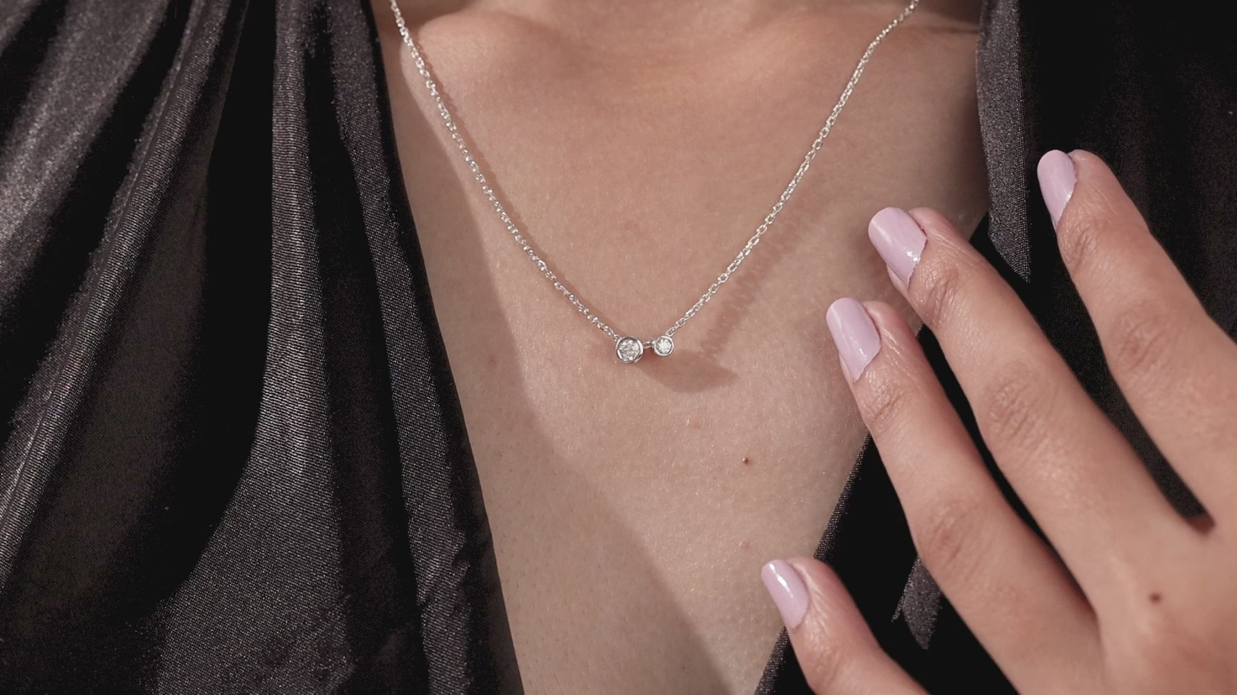 18K White Gold Duo Round Diamond Necklace